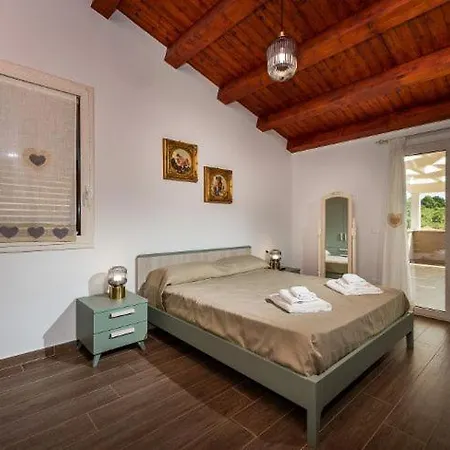 Miro, Stupenda Con Piscina Privata Vila